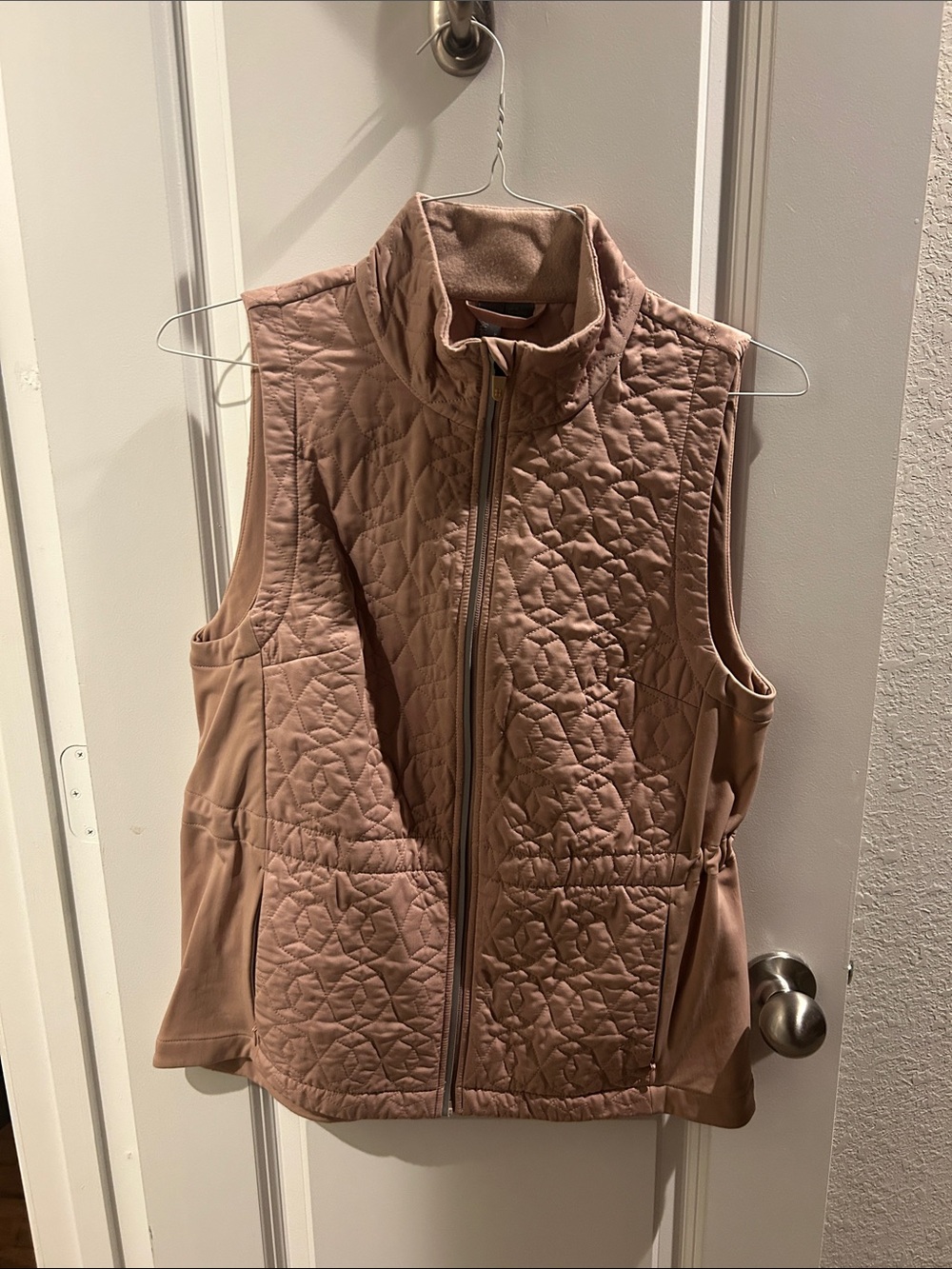 Sweaty Betty Quilted Vest in Dusty Rose Pink